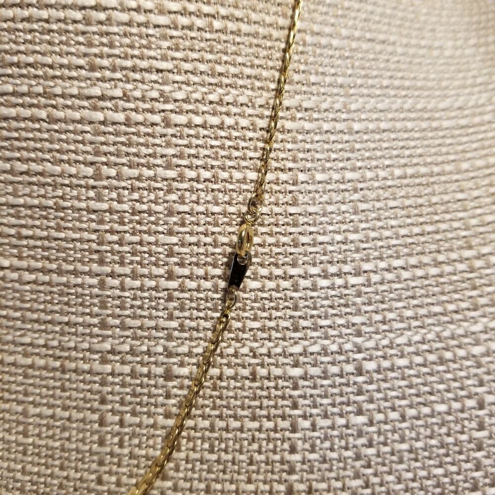 Eighteen inch gold tone chain necklace - Picture 7 of 7